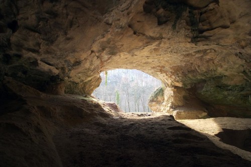 Пещера Виндия, место обнаружения хорватского неандертальца (Фото - Википедия).