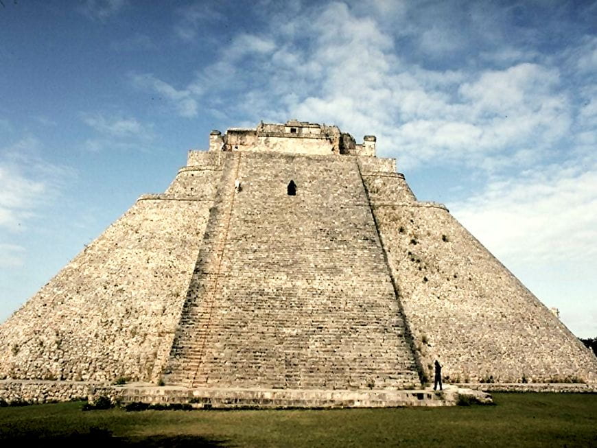 Пирамида майя на Юкатане. Источник: https://wallpapic.com/ru/piramida-maga-santa-elena-yukatan-meksika/04WMEw